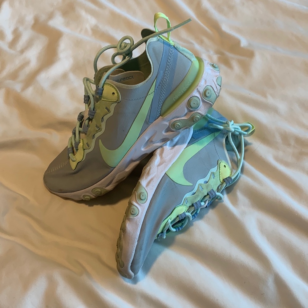 Nike react womens sneakers size 8